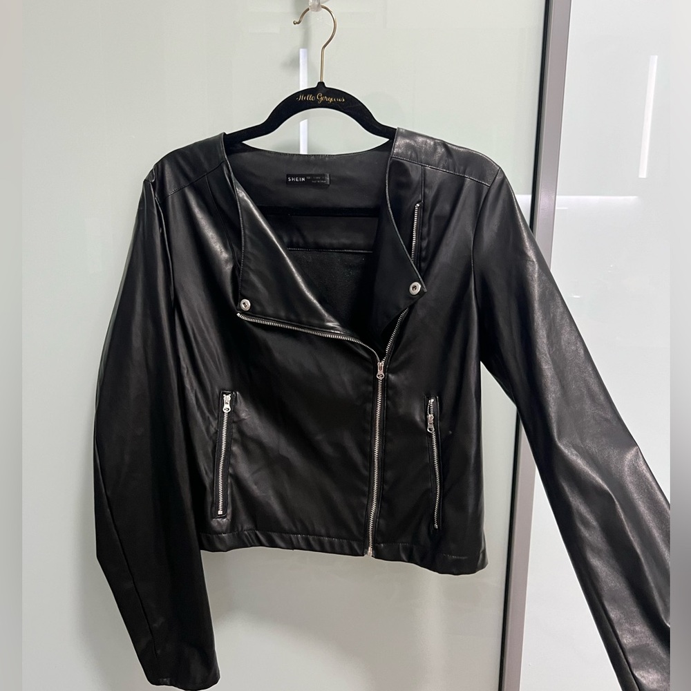 Diagonal Zipper Open Front Jacket | Black